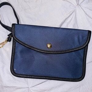MICHAEL KORS SPORT/CASUAL NYLON WATER RESISTANT NAVY WRISTLET CLUTCH